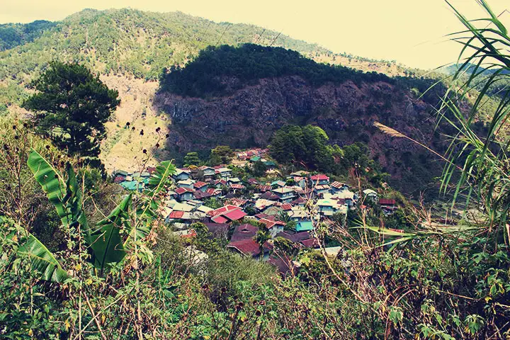La vista desde el comienzo de la cima antes de bajar a los arrozales.