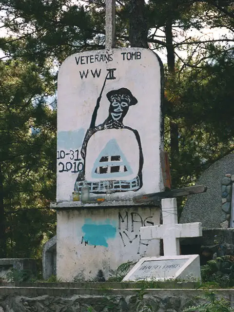 La lápida de un veterano de la Segunda Guerra Mundial.